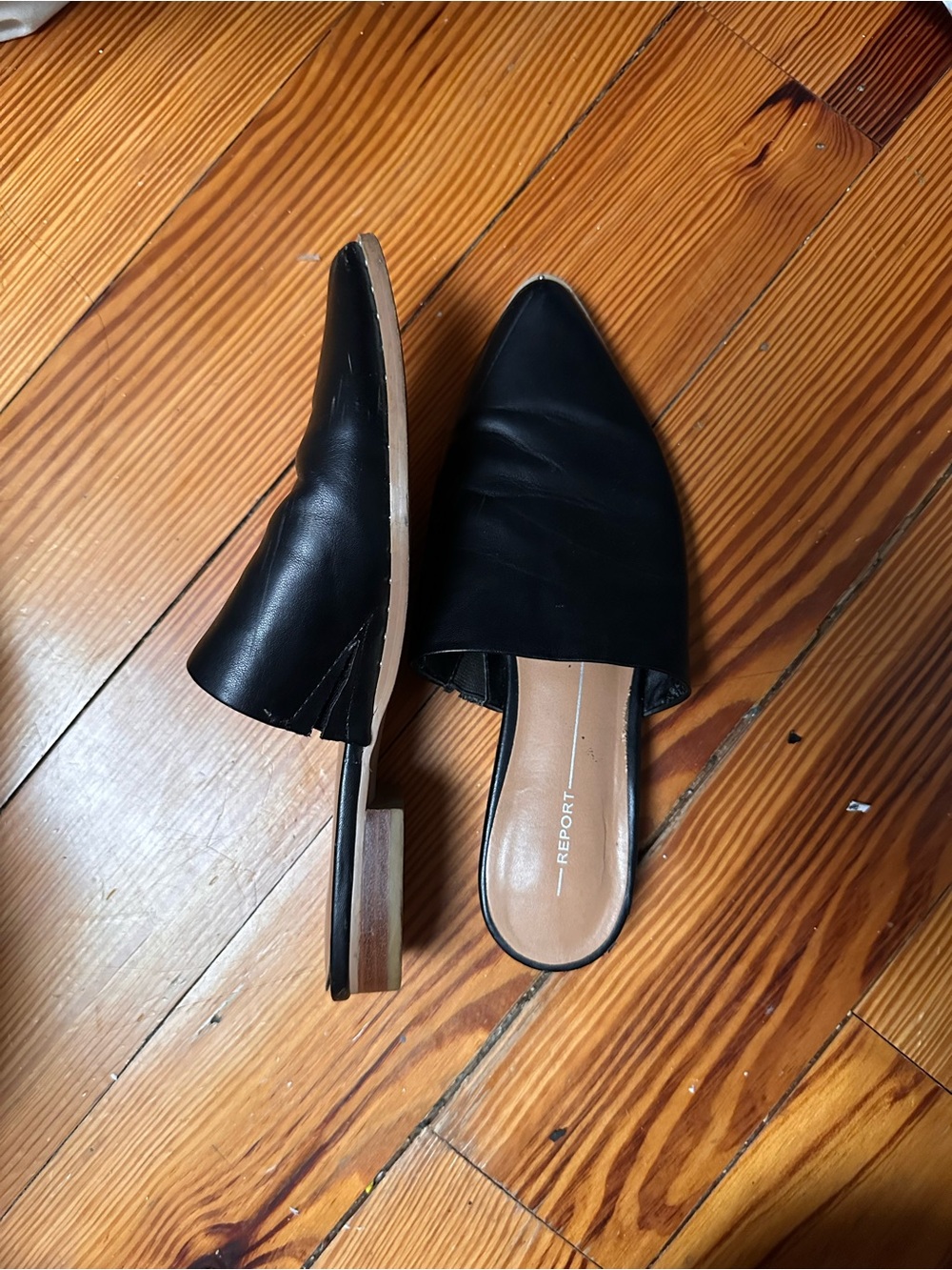 Sz 8 black leather Mules
